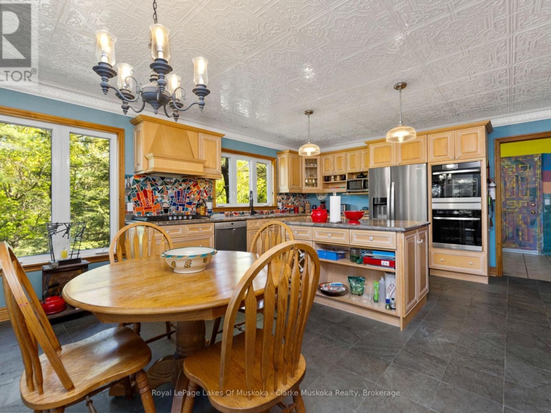 733 Whites Falls Road, Six Mile Lake