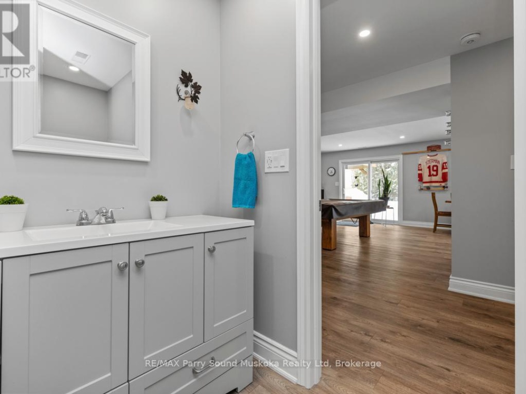 52 Meadows Avenue, Tay