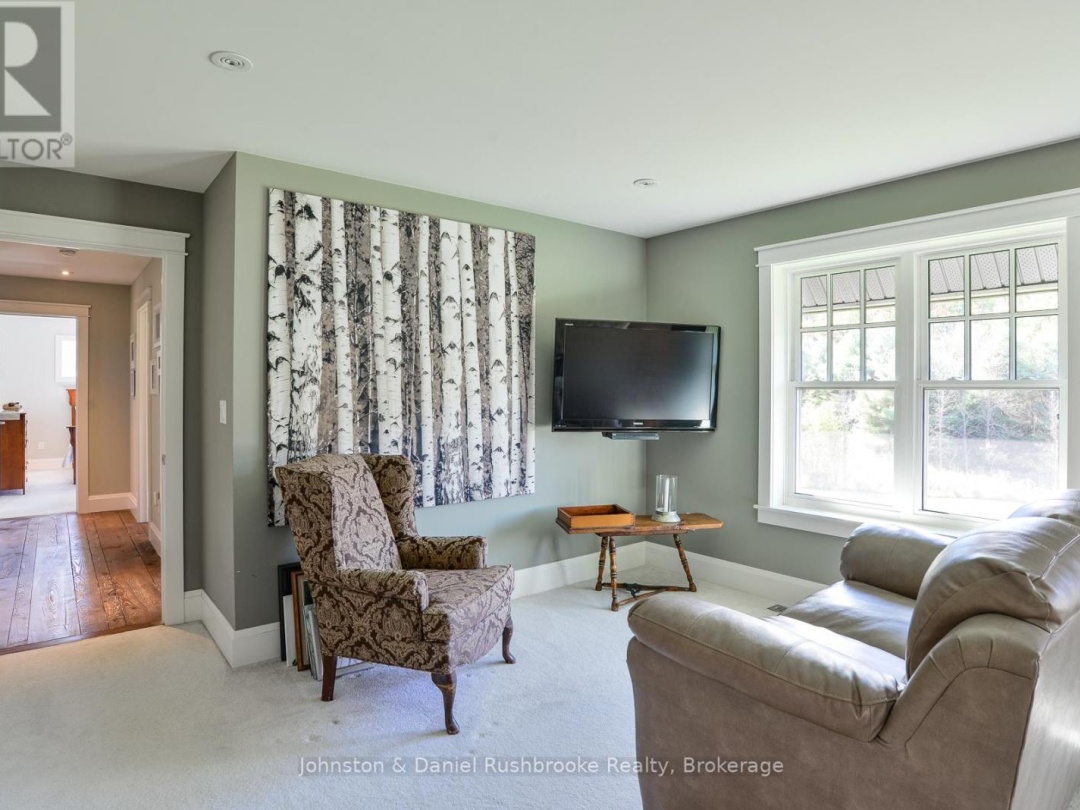 1422 MUSKOKA RD 118 ROAD W, 