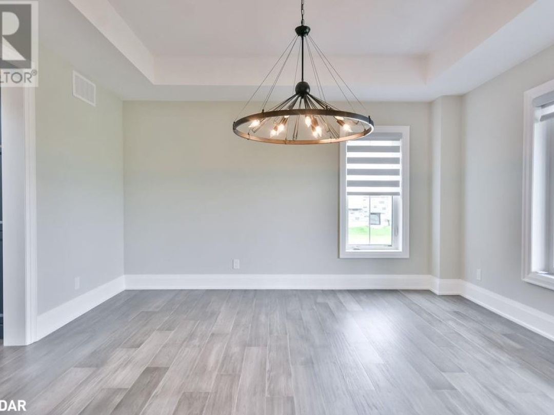 4 CLYDESDALE Court, 