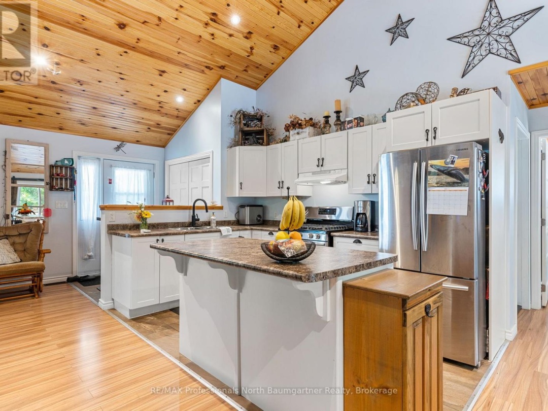 1092 HOLMES ROAD, 