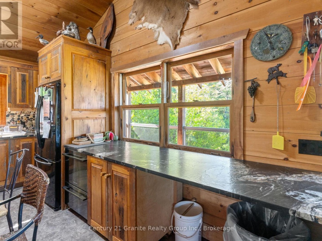 1226 TRAPLINE TRAIL, Bat Lake
