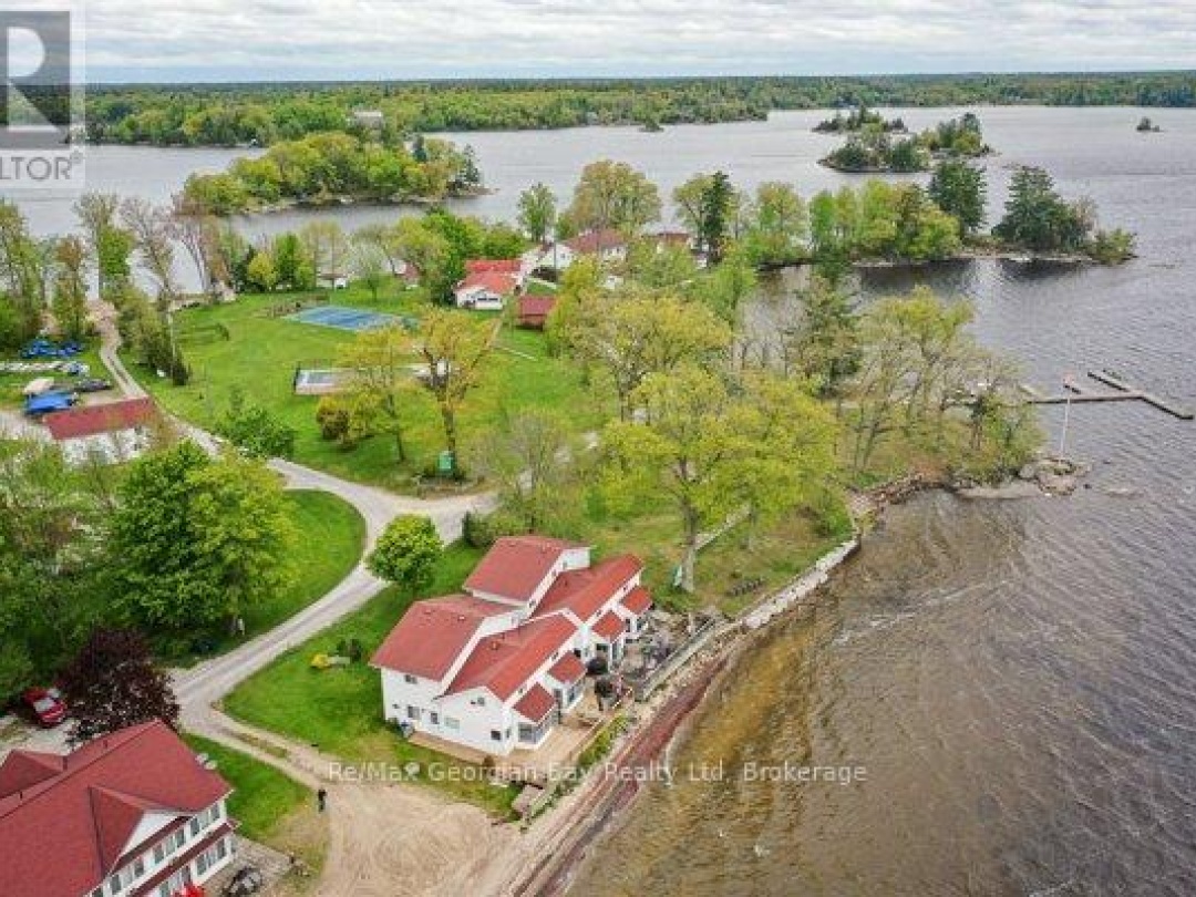 Beach Chalet #3 1230 Grandview Lodge Road, Sparrow Lake