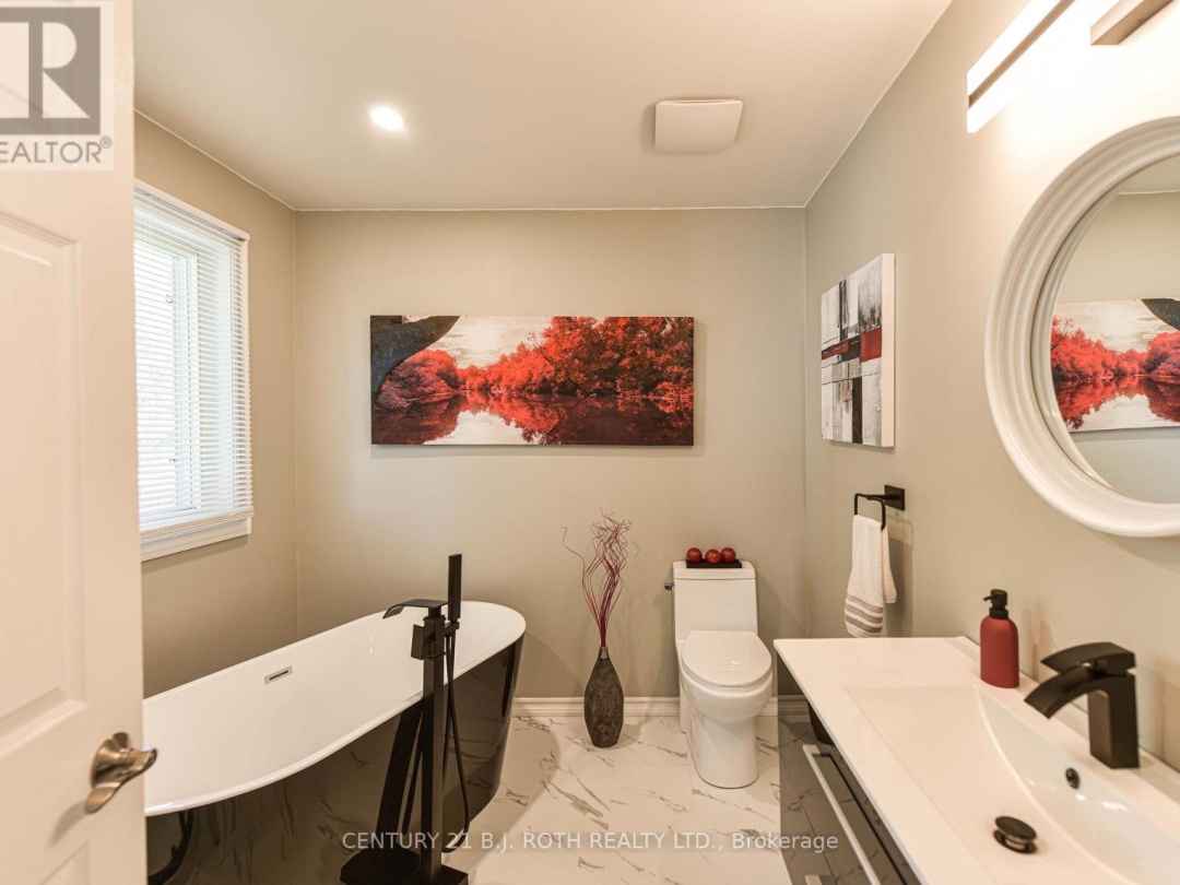 60 Simcoe Road, Lake Simcoe
