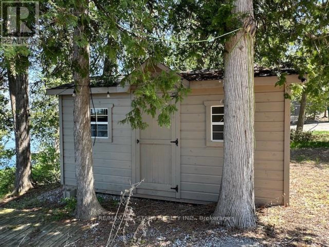 15 Manchester Trail, Sturgeon Lake