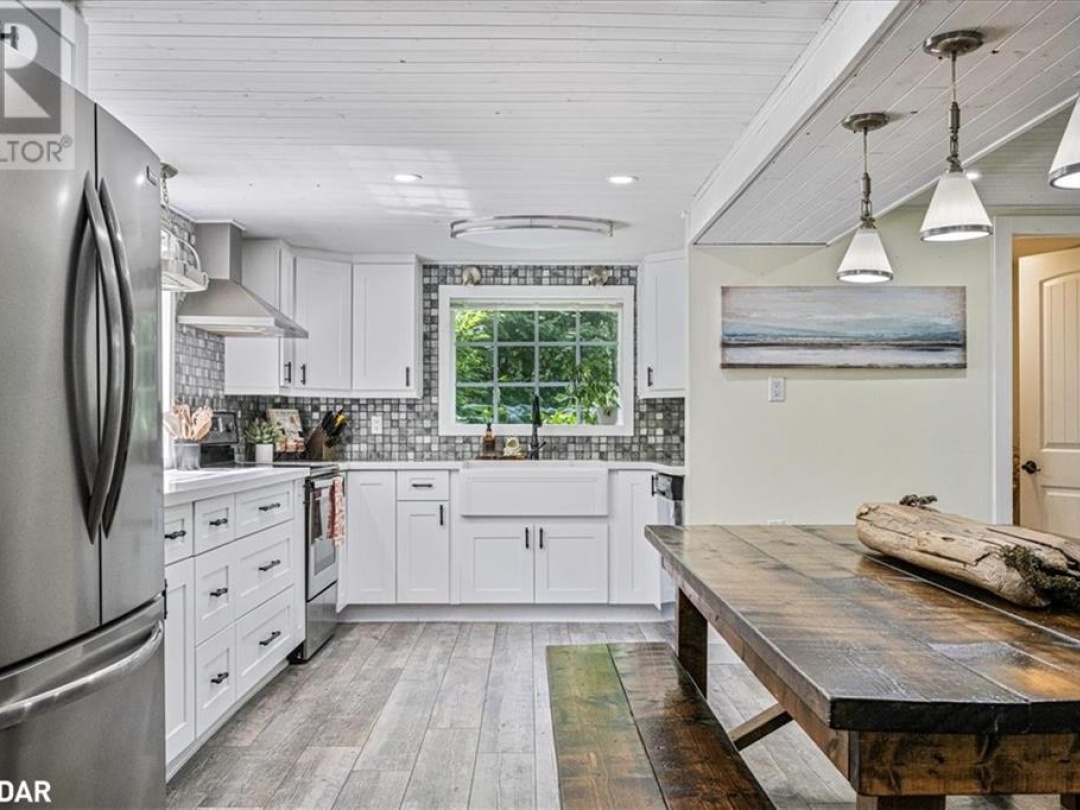 1057 Severn River Road, Severn River