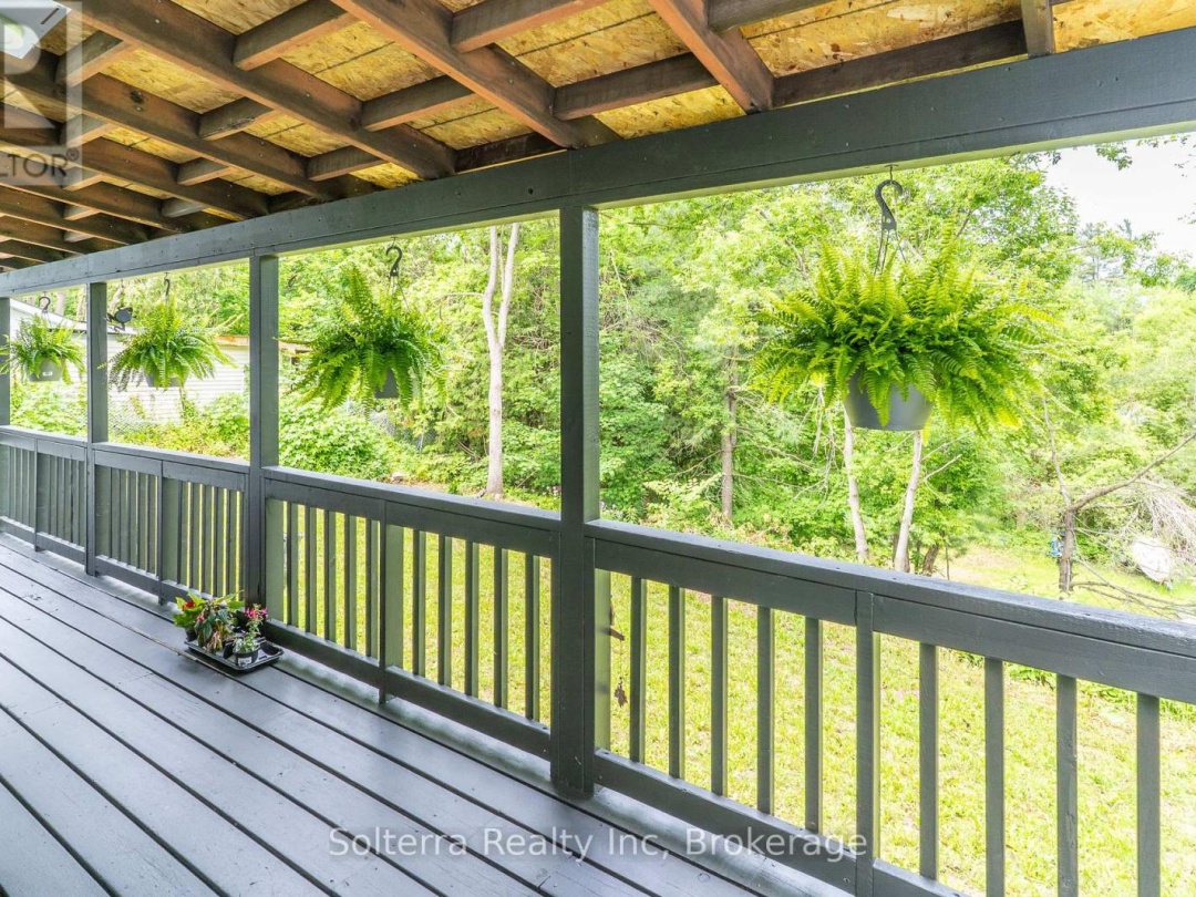 160 WAGNER ROAD W, 