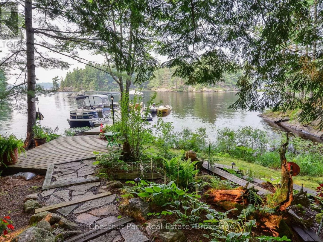 4 Island 21 Kl, Kahshe Lake