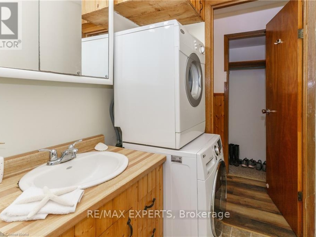 86 STONEY ROAD, Manitouwabing Lake