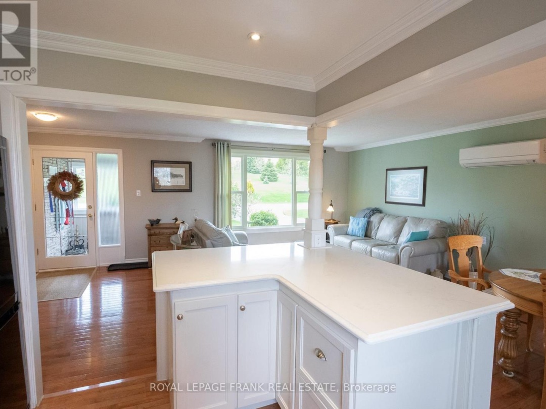 318 Forest Harbour Trail, Pigeon Lake