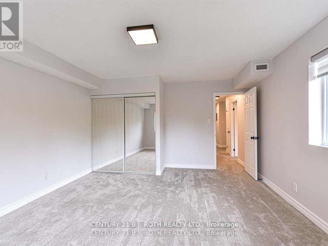 302 - 125 BOND STREET, 