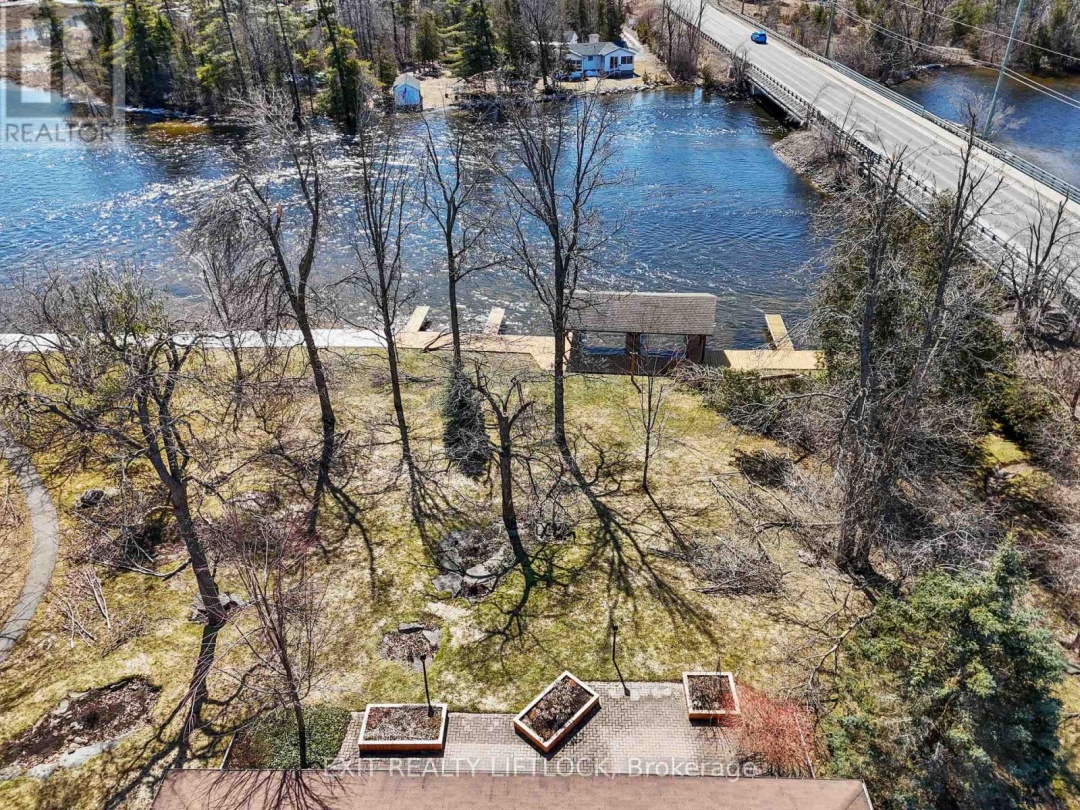111 200 East Street S, Little Bob Channel Lake