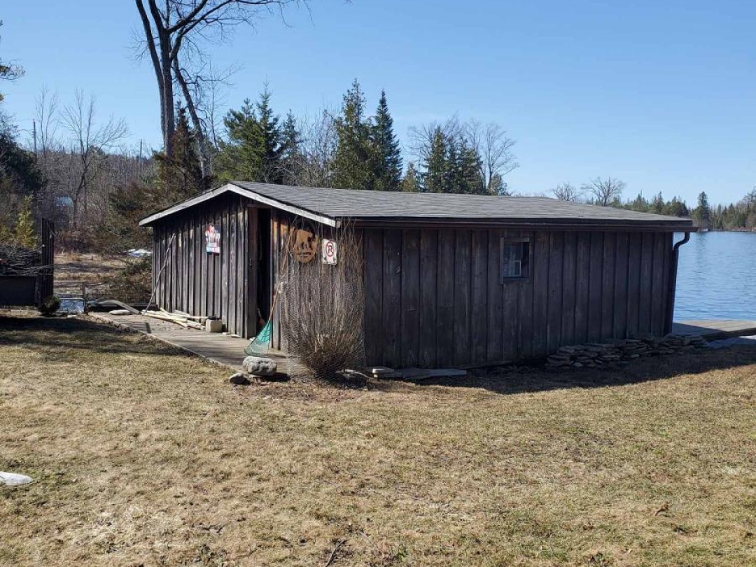 35 Elder Street, Sturgeon Lake