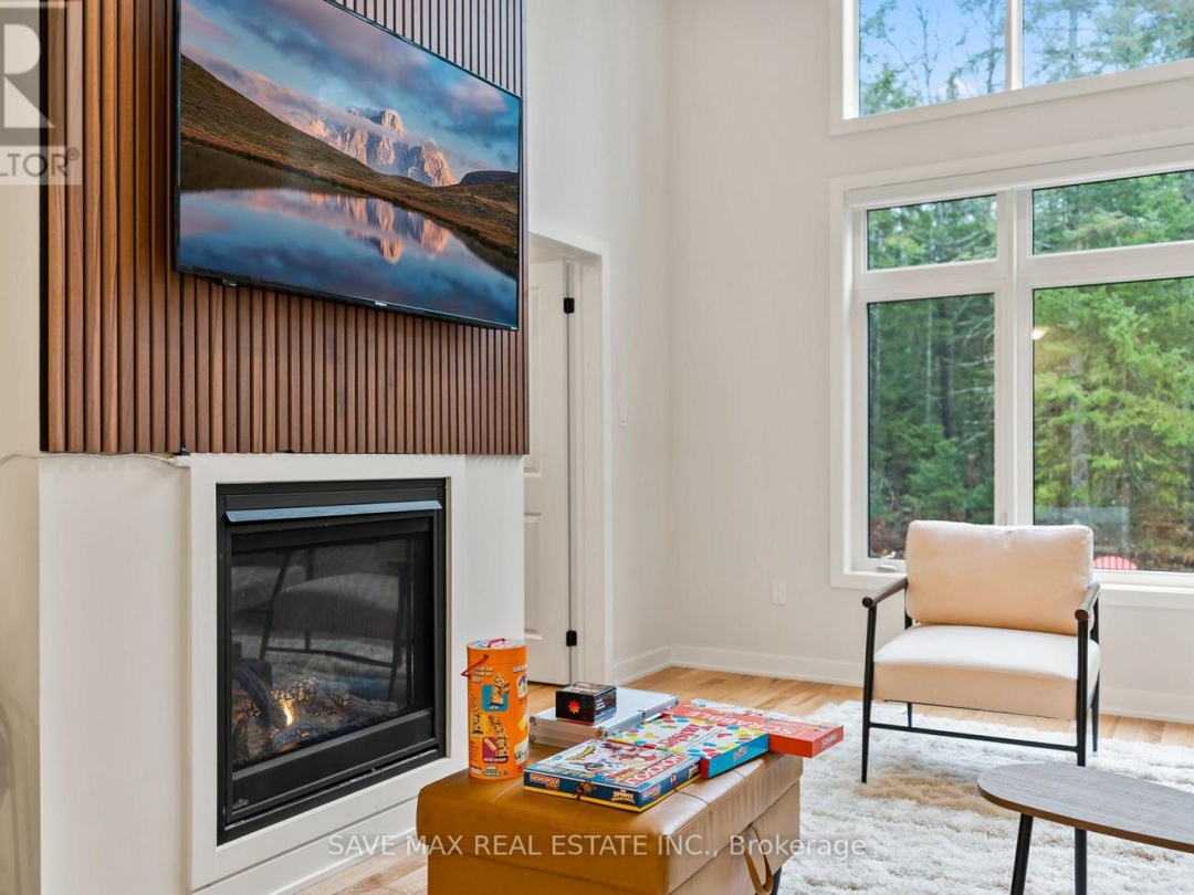 1049 GREENSVIEW DRIVE, 