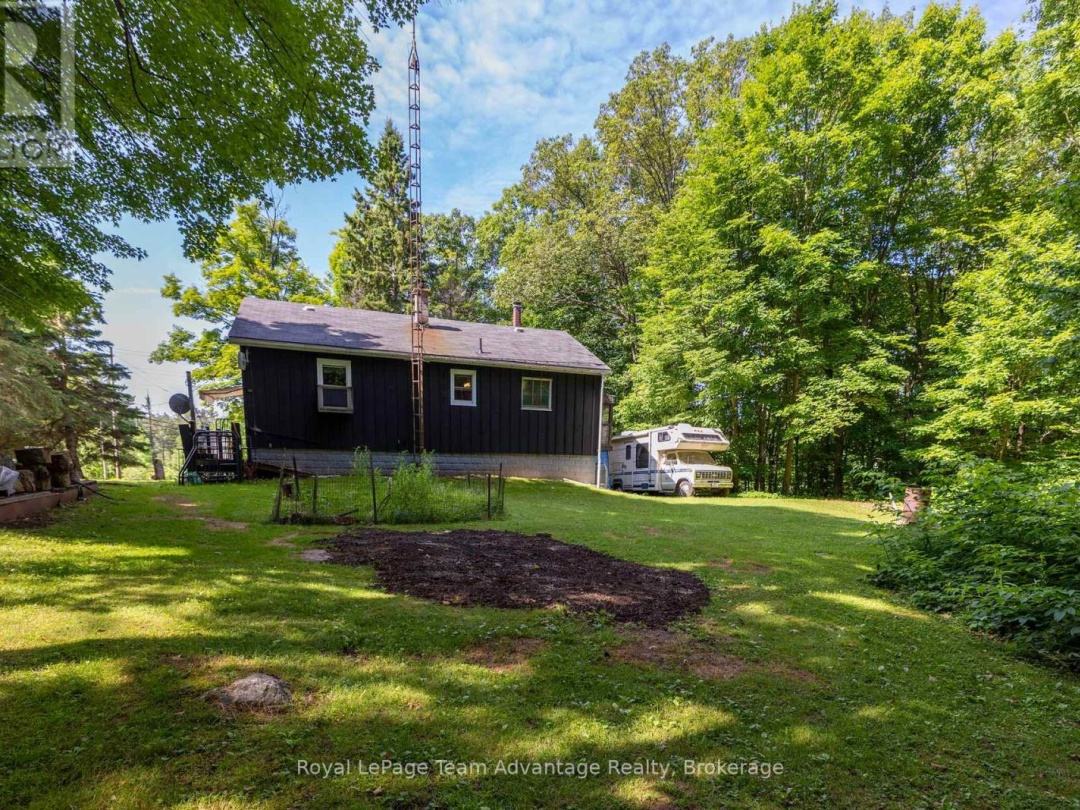 9 WOODS LANE, 