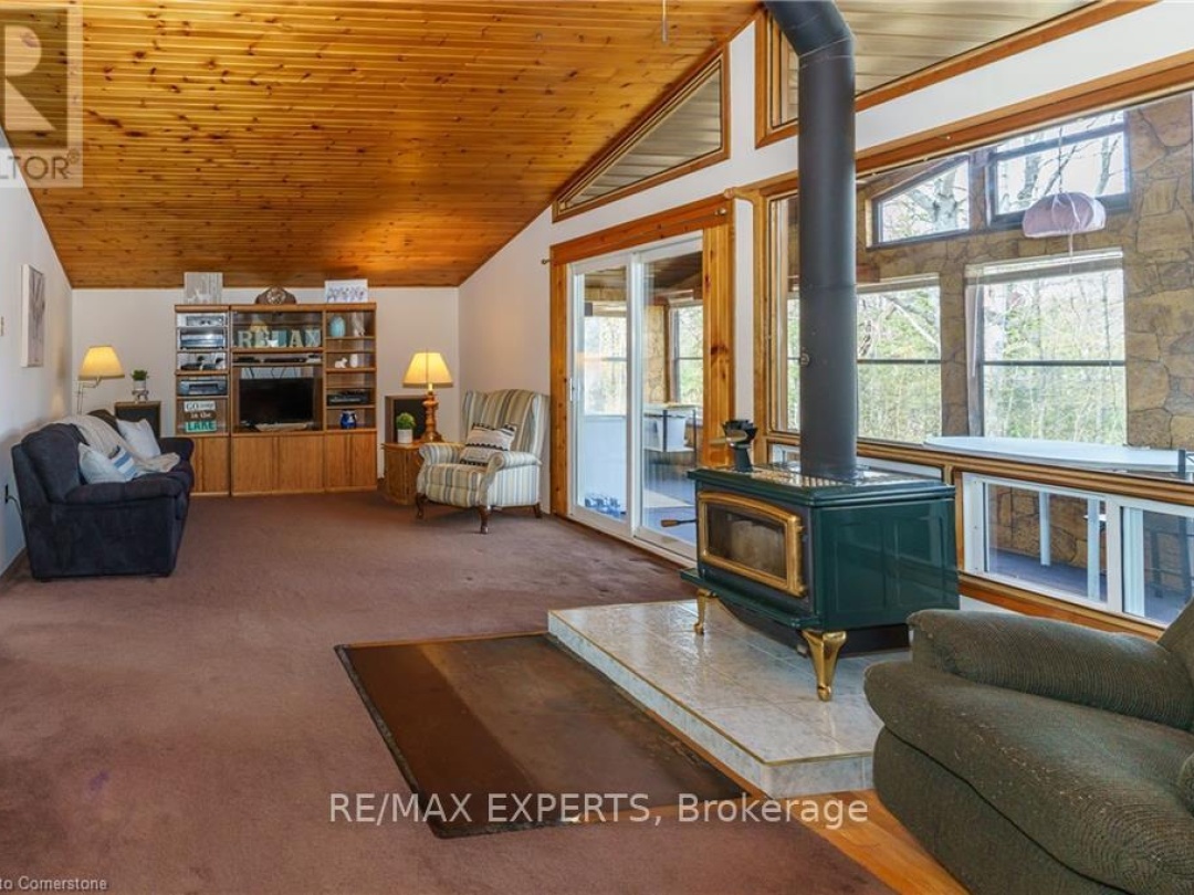 86 STONEY ROAD, Manitouwabing Lake