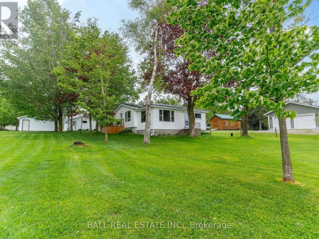 280 Lakeshore Drive, Pigeon Lake