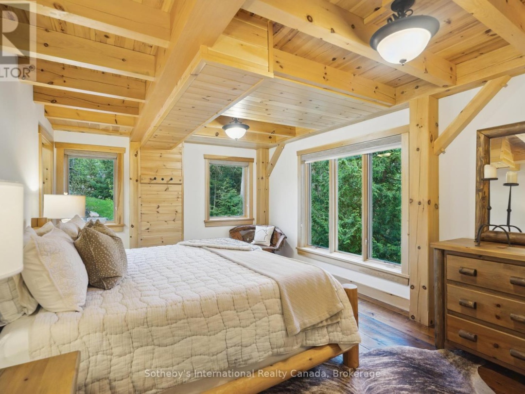 1075 ELMHURST LANE, Kennisis Lake