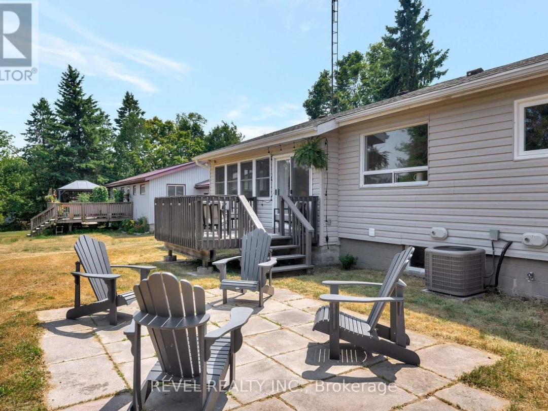 595 HICKORY BEACH ROAD, 