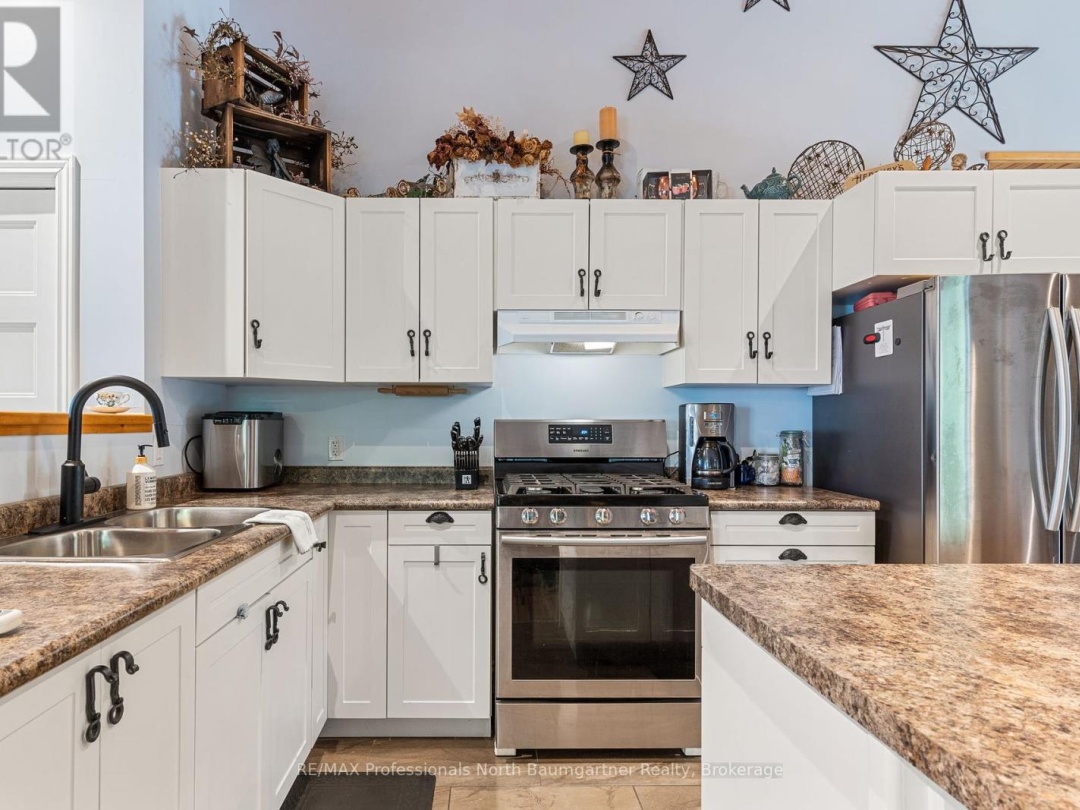 1092 HOLMES ROAD, 