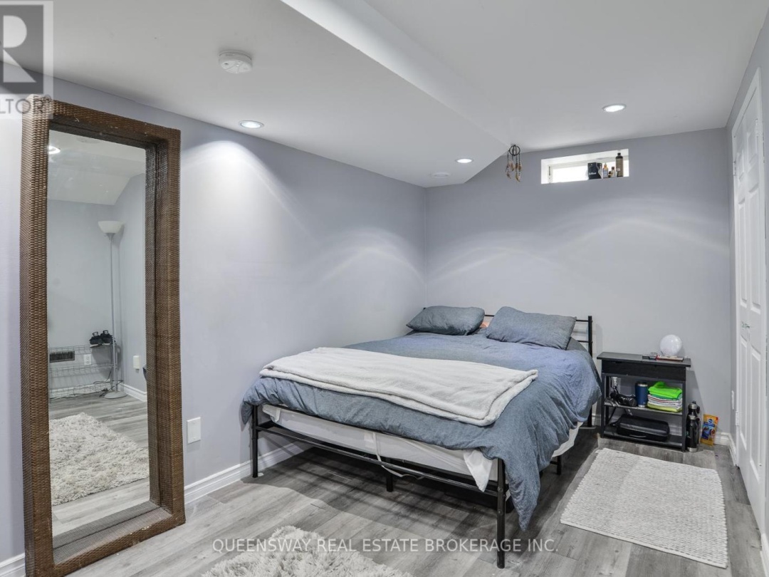 10 LEWIS DRIVE, Orillia