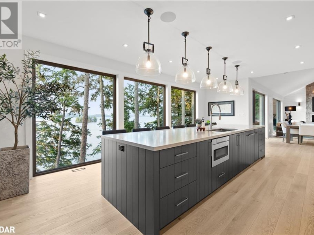 124 CLAREN CRESCENT Crescent, 