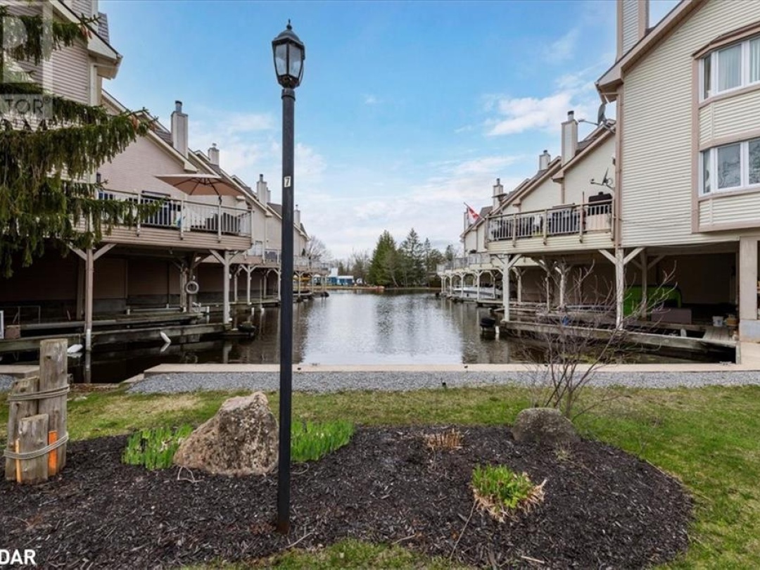 100 Laguna Pky Parkway Unit# 8, Lake Simcoe
