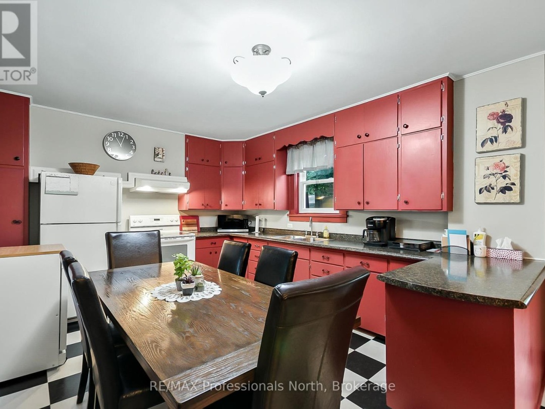 133 MAIN STREET W, 