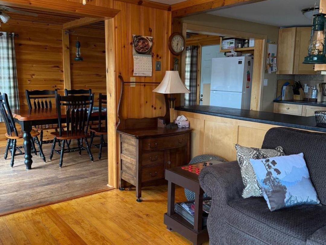 1930 Alsop Road, Glamor Lake