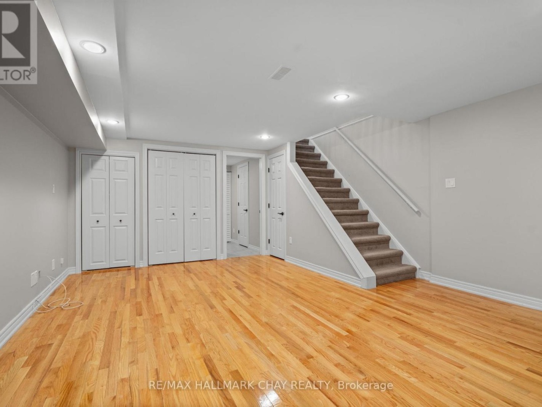 4 - 1 OLIVE CRESCENT, 