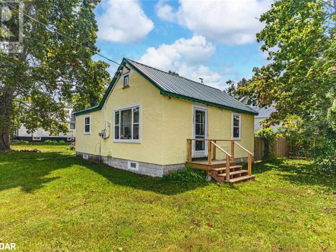 385 MARY Street, 