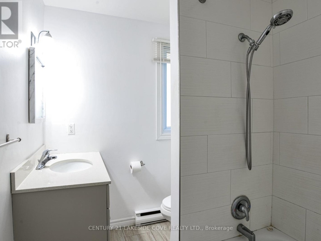 UNIT 5 - 4 PARADISE BOULEVARD, 