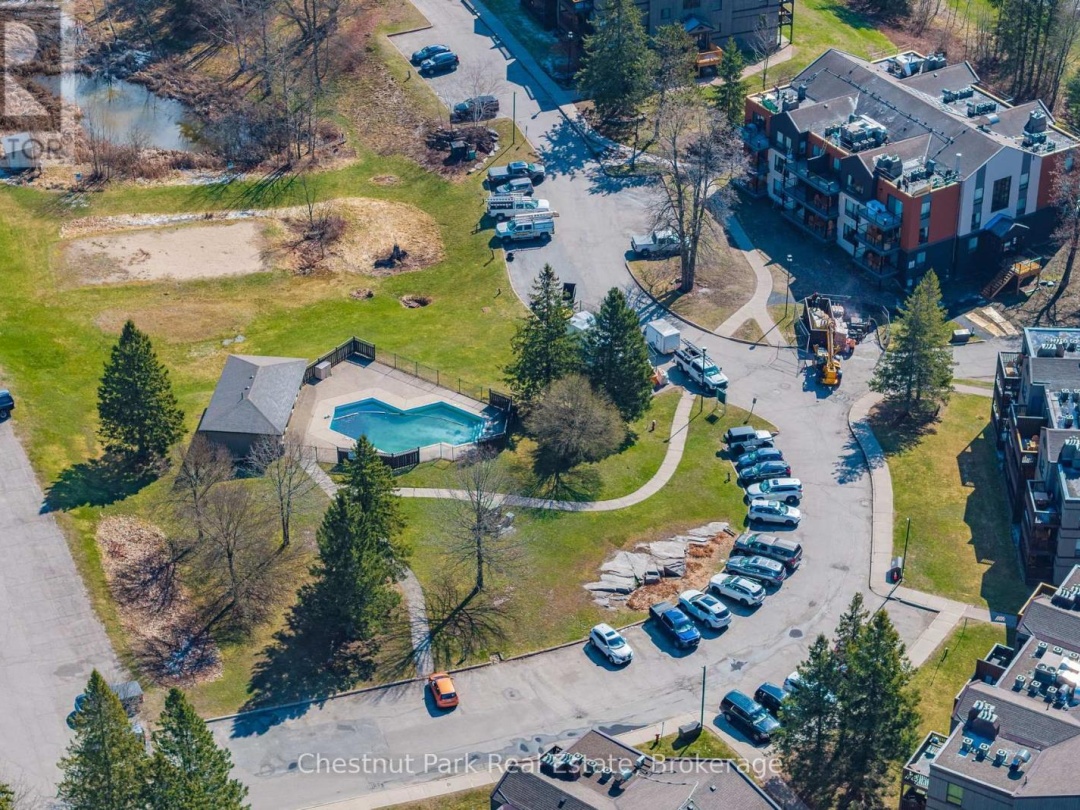 52 107 1235 Deerhurst Drive, Peninsula Lake