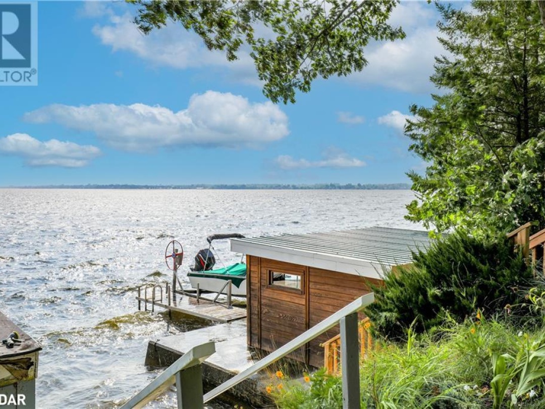 10 Sixth Street, Sturgeon Lake