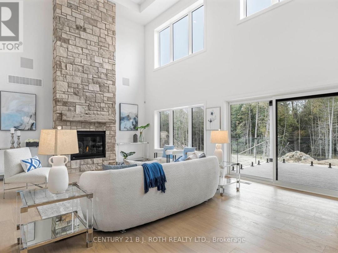 8 CLYDESDALE COURT, 