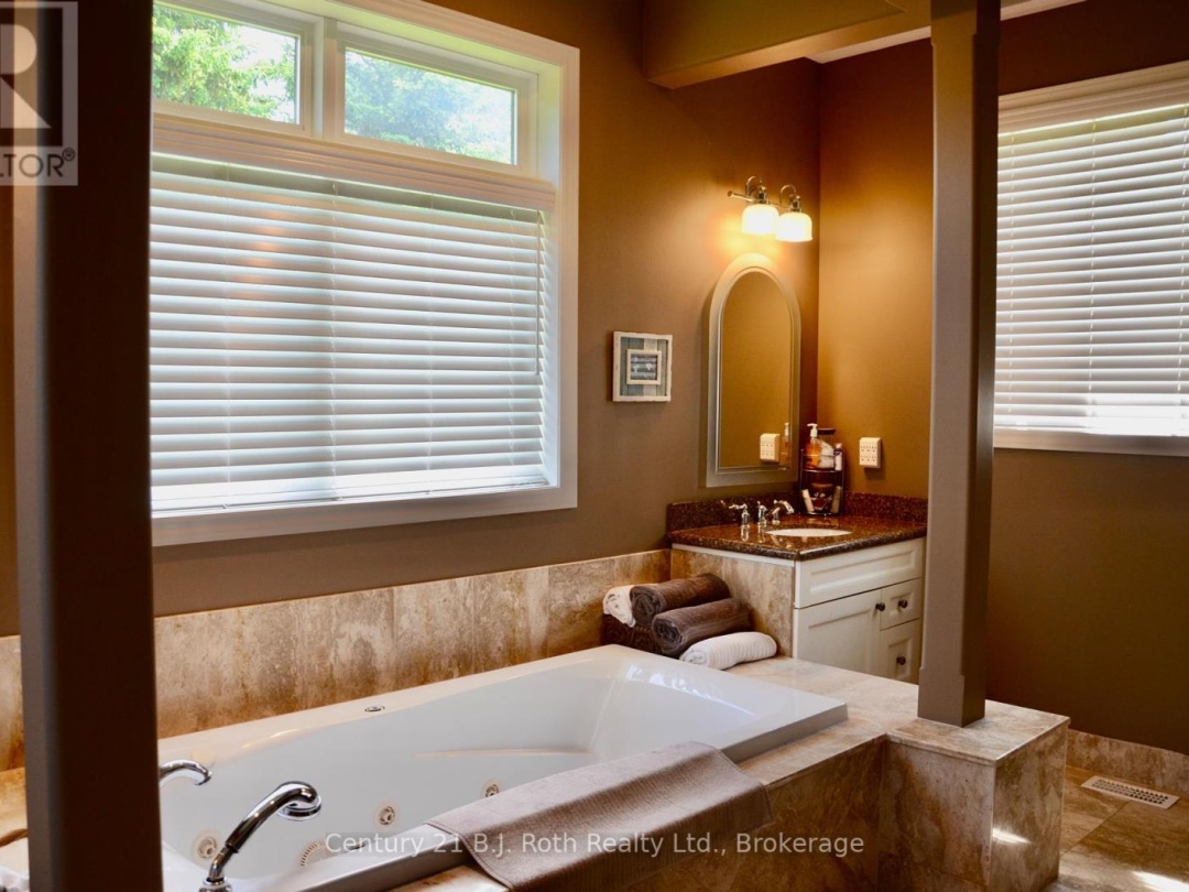 1057 Hurlwood Lane Lane, Severn