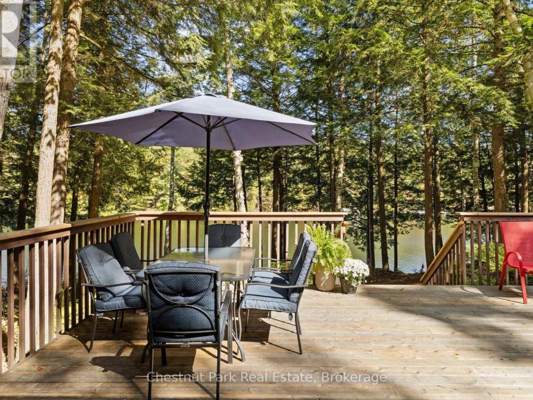 10 TAYLOR (26LM10) ISLAND, 