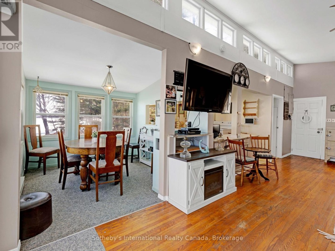 1028 Hillcrest Lane, Halls Lake