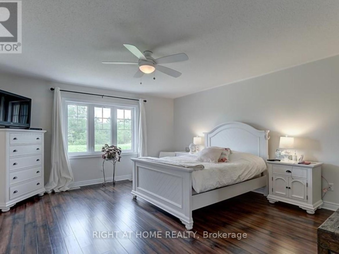 12 Masters Crescent, Georgian Bay