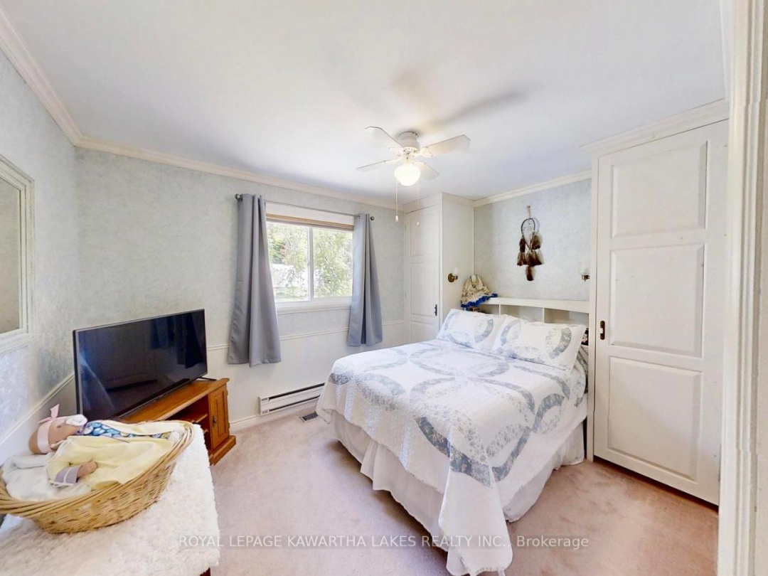 835 Cedar Glen Road, Sturgeon Lake