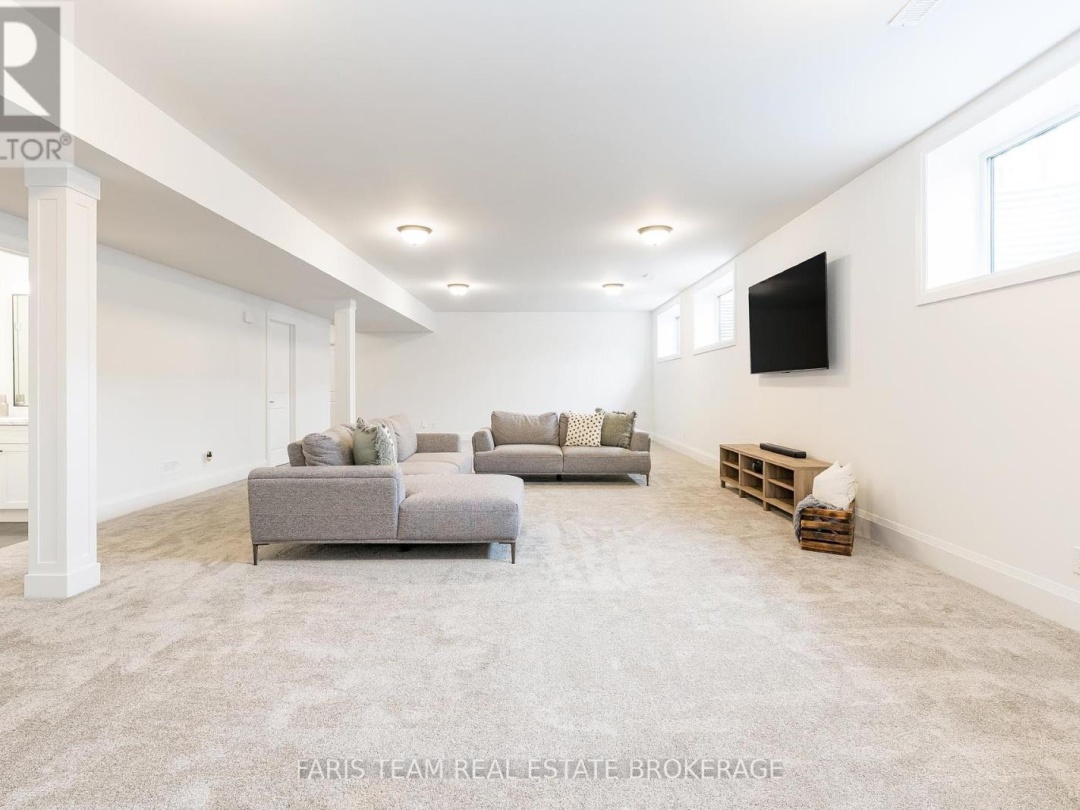 17 CLYDESDALE COURT, 