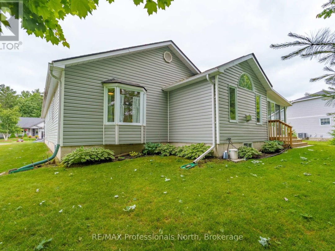 4 RED MAPLE COURT, 