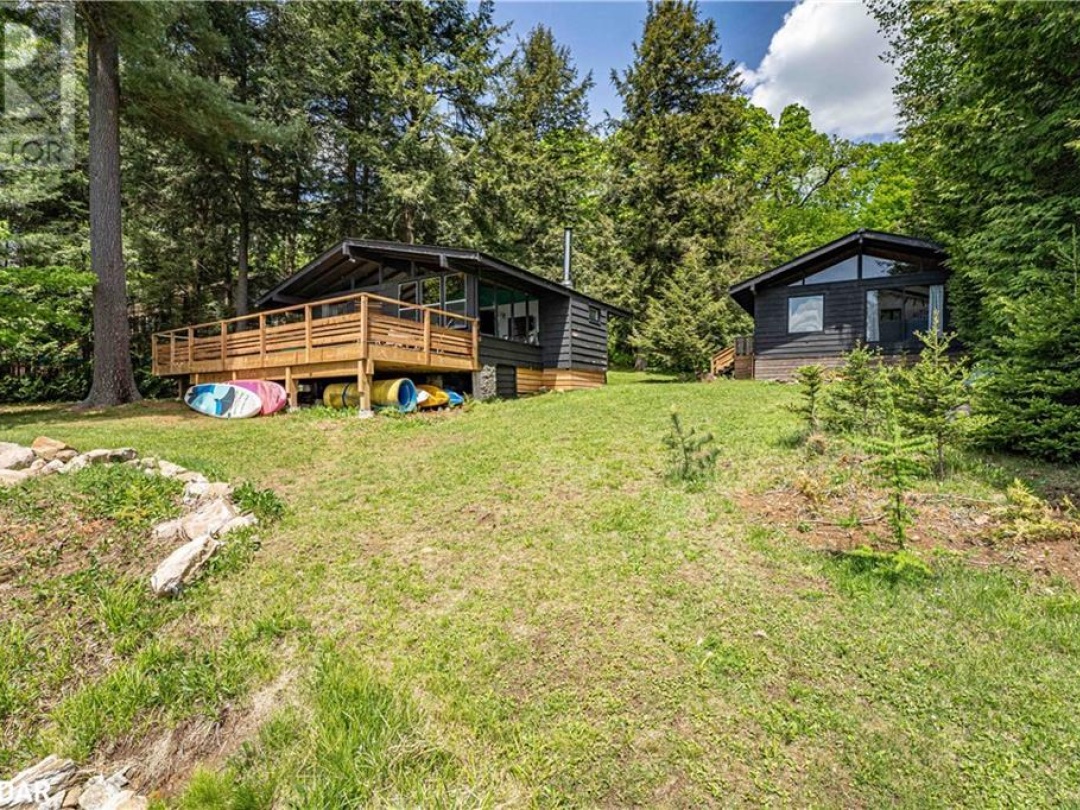 228 Macbeth Island Island, Wood Lake