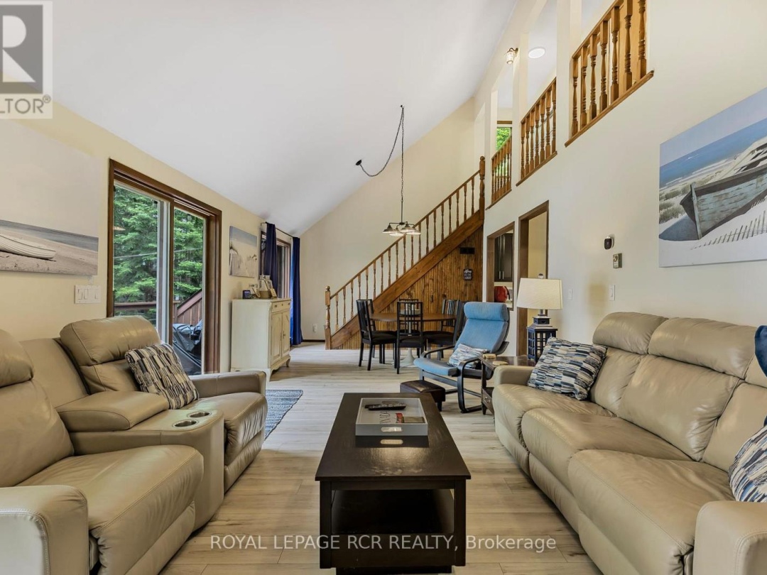 1034 BIRD LAKE CRESCENT, 