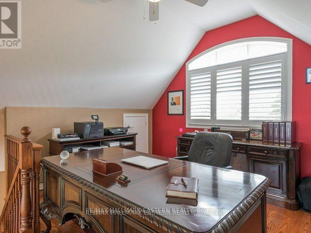 10 EARL KENNEDY ROAD, 