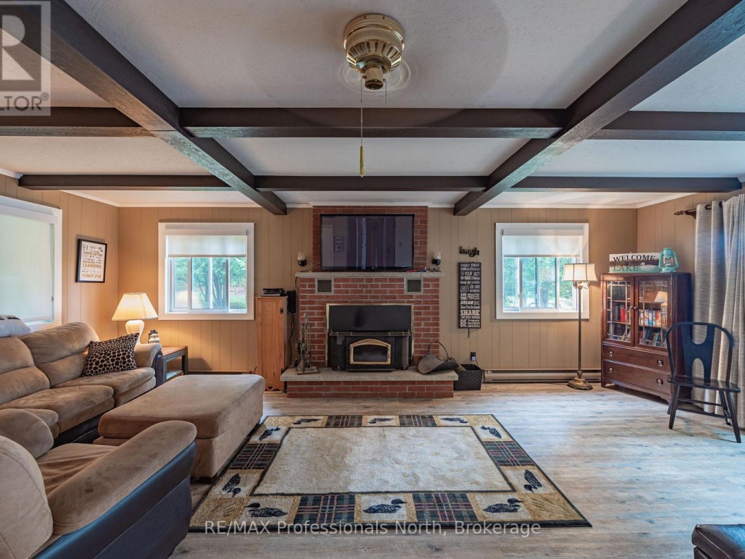 1582 HOSPITALITY LAKE ROAD, 