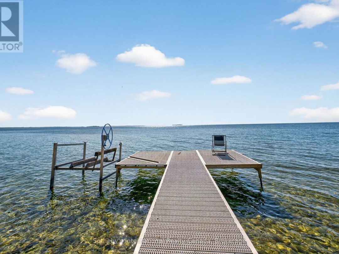 211 MOON POINT DRIVE, 