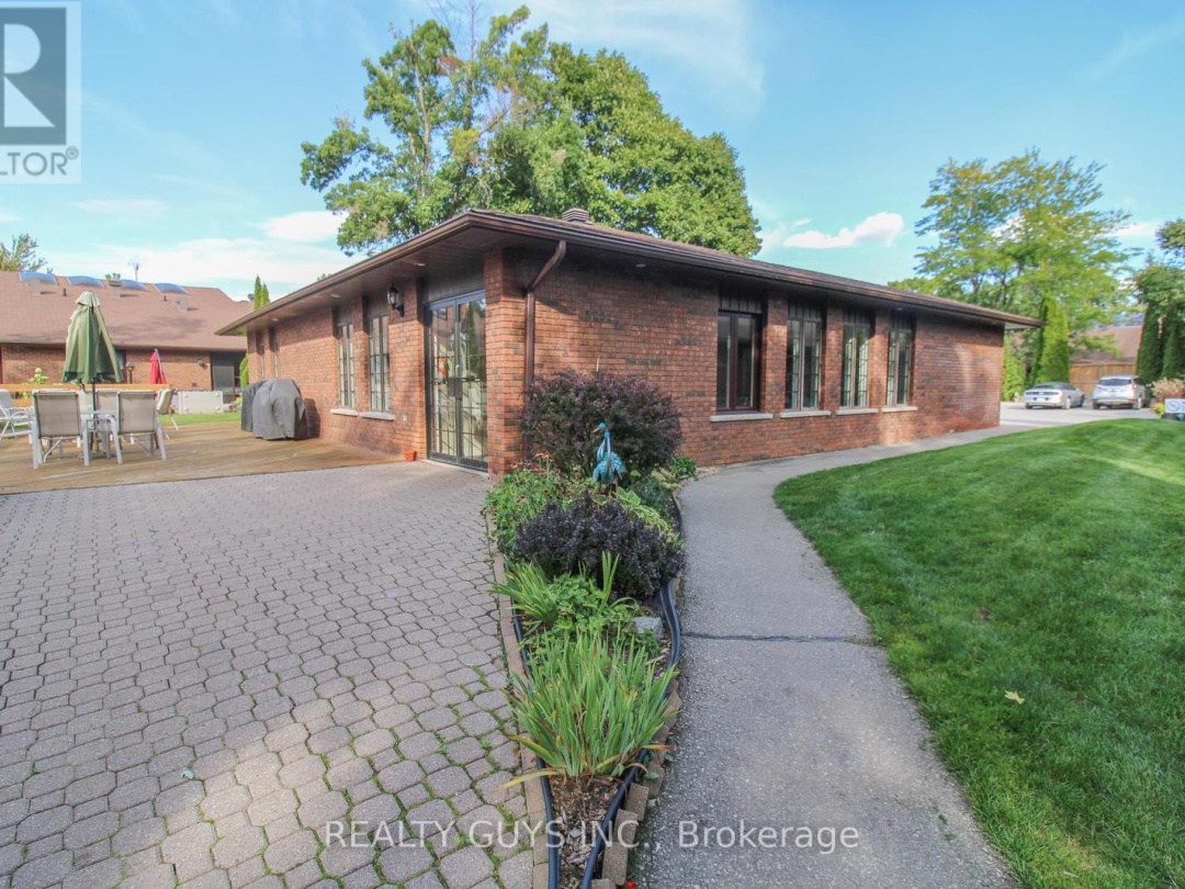 #204 - 200 EAST STREET S, 