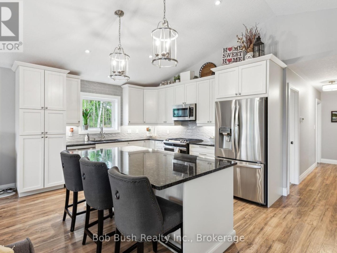 4 Davis Drive, Georgian Bay