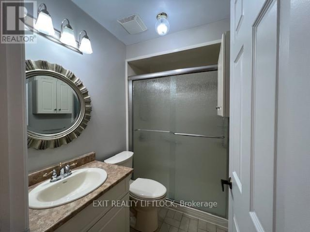 401 - 200 EAST STREET S, 